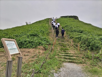 稲荷山古墳
